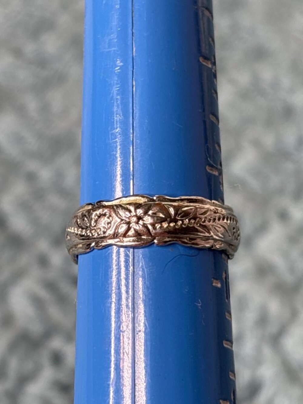 Silvertone Floral Scroll Patterned Ring Size 9.5 Some Metal Wear - Picture 7 of 7